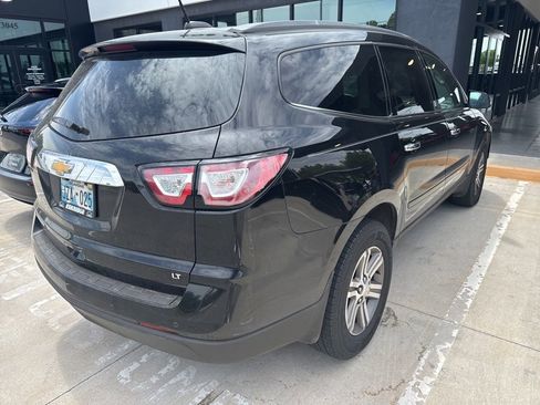 Used 2017 Chevrolet Traverse LT FWD image 5