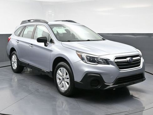 Used 2019 Subaru Outback 2.5i image 2