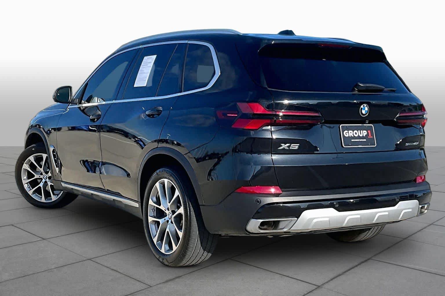 Used 2024 BMW X5 sDrive40i w/ Parking Assistance Package RWD image 11