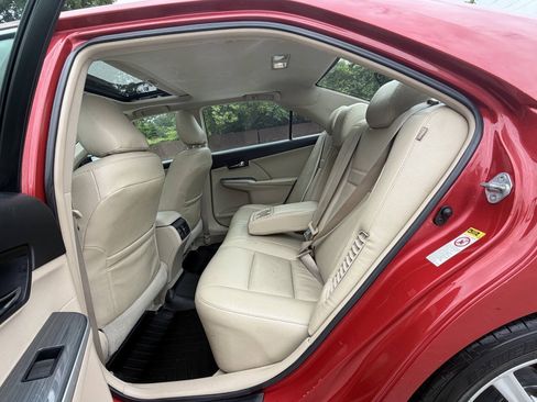 Used 2012 Toyota Camry XLE w/ Convenience Pkg FWD image 10