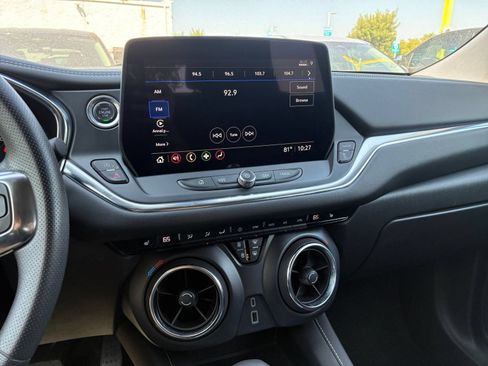 Used 2025 Chevrolet Blazer LT FWD image 16