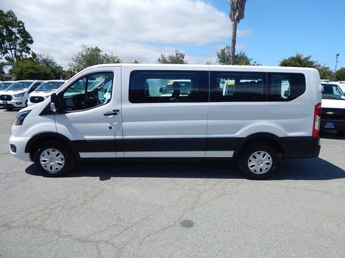 Used 2023 Ford Transit 350 XLT RWD image 5