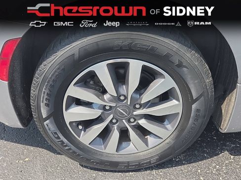 Used 2021 Chrysler Pacifica Touring-L FWD image 19