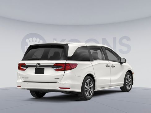 Used 2023 Honda Odyssey Touring image 2