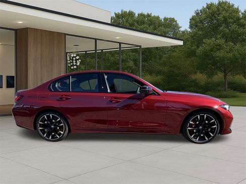 New 2026 BMW 330i Sedan w/ M Sport Package image 4