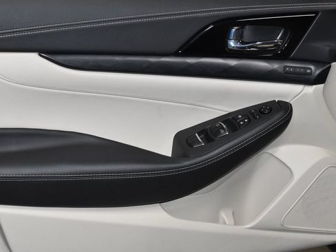 Certified 2023 Nissan Maxima Platinum w/ Sport Mat Group FWD image 4