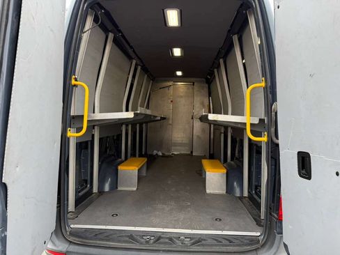 Used 2019 Mercedes-Benz Sprinter 170 image 38
