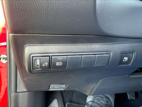 Used 2024 Toyota Corolla LE image 33