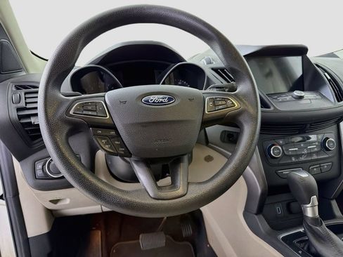 Used 2017 Ford Escape SE w/ Equipment Group 201A FWD image 13