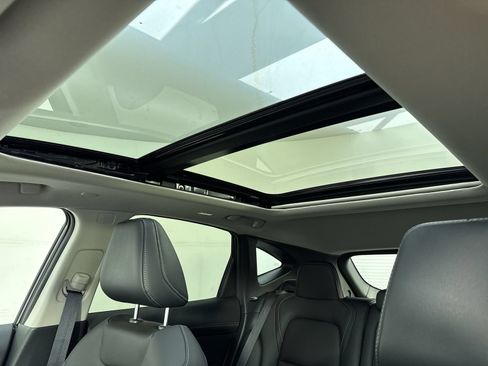 Certified 2025 Nissan Murano SL AWD/4WD image 21