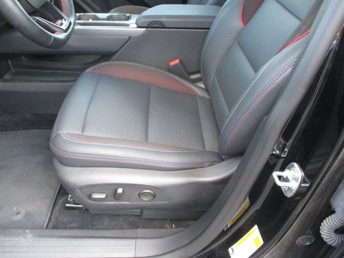 Used 2024 Chevrolet Equinox EV RS image 9