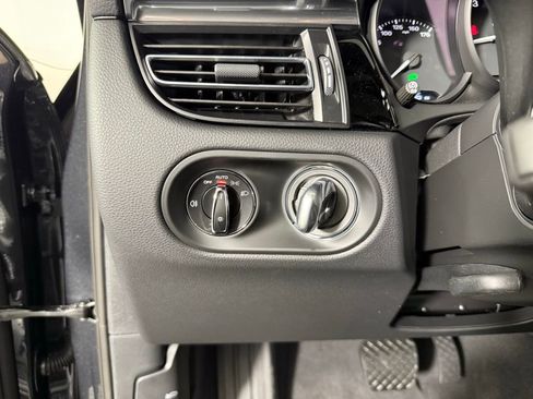 New 2025 Porsche Macan image 33