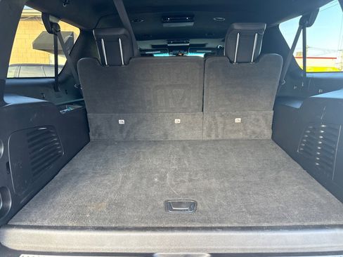 Used 2019 Cadillac Escalade ESV Platinum image 18