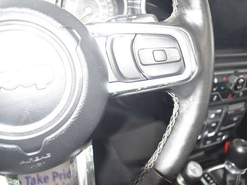 Used 2020 Jeep Wrangler Unlimited Sahara w/ Uconnect 4C Nav & Sound Group AWD/4WD image 19