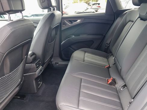 Certified 2023 Audi Q4 e-tron Premium Plus w/ Premium Plus RWD image 19