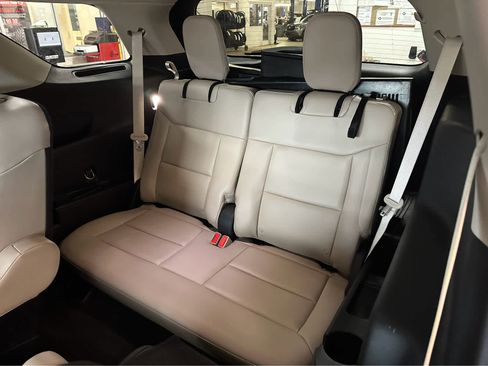 Used 2022 Ford Explorer XLT w/ Equipment Group 202A image 36