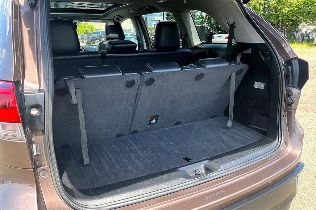 Used 2018 Toyota Highlander Limited Platinum AWD/4WD image 37