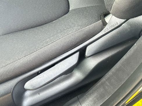 Used 2021 Toyota Corolla LE image 45