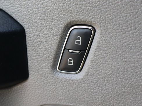 Used 2022 Ford F350 XL w/ Power Equipment Group image 21