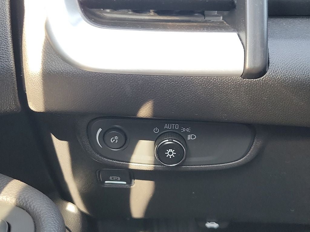 Used 2022 GMC Terrain SLE w/ Driver Convenience Package FWD image 14