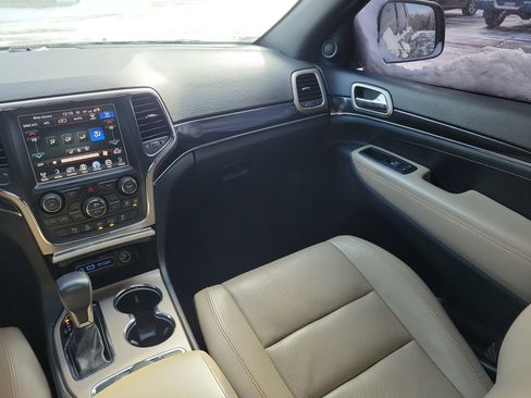 Used 2016 Jeep Grand Cherokee Limited 75th Anniversary image 15