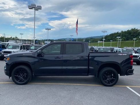 Used 2023 Chevrolet Silverado 1500 Custom AWD/4WD image 2