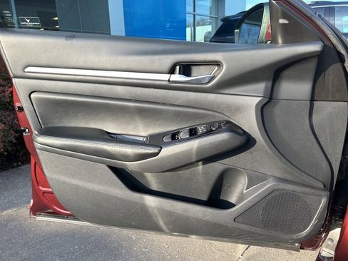 Used 2023 Nissan Altima 2.5 SV image 17