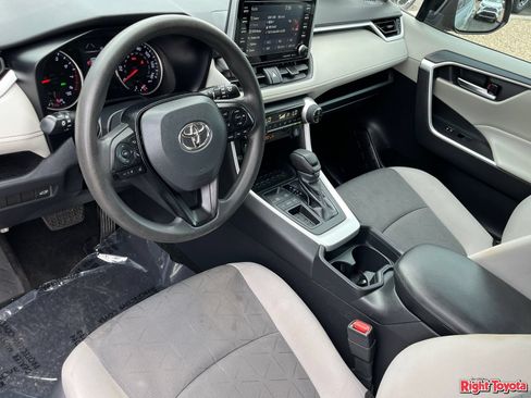 Certified 2020 Toyota RAV4 XLE w/ Convenience Package FWD image 20