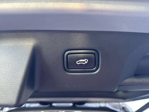 Used 2025 Hyundai Palisade SEL FWD image 14