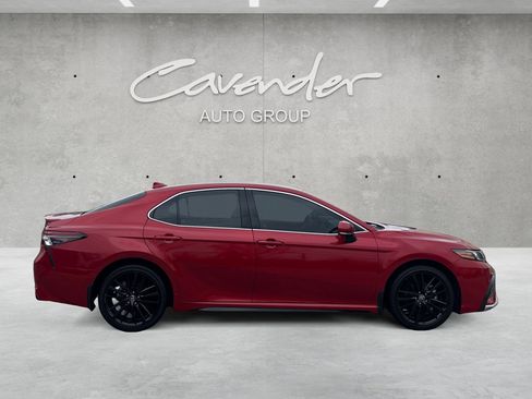 Used 2022 Toyota Camry XSE image 17