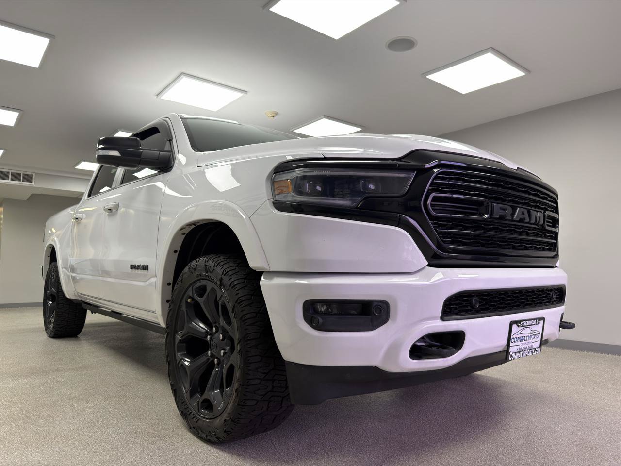Used 2022 RAM 1500 Limited w/ Night Edition AWD/4WD image 4