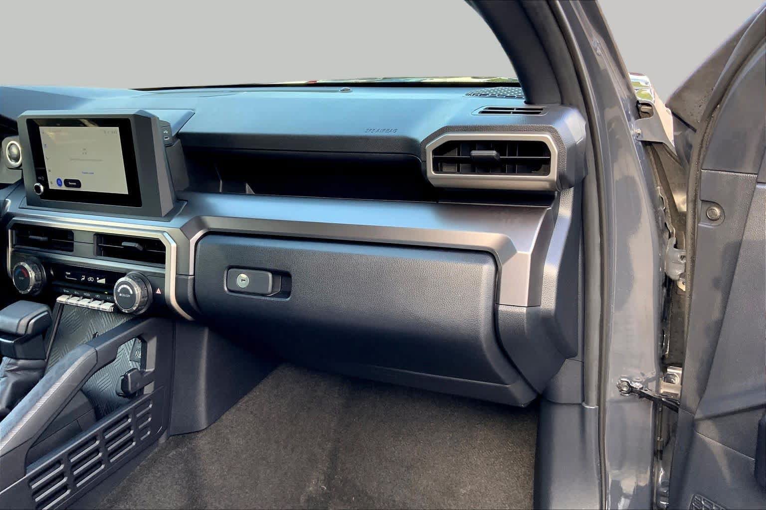Used 2025 Toyota 4Runner SR5 AWD/4WD image 19