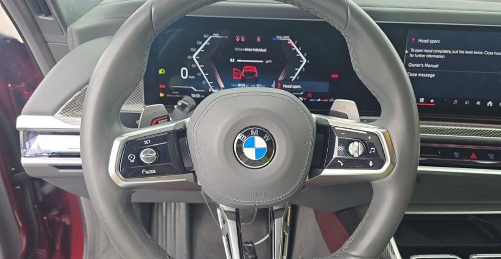Used 2023 BMW 740i w/ Executive Package RWD image 3