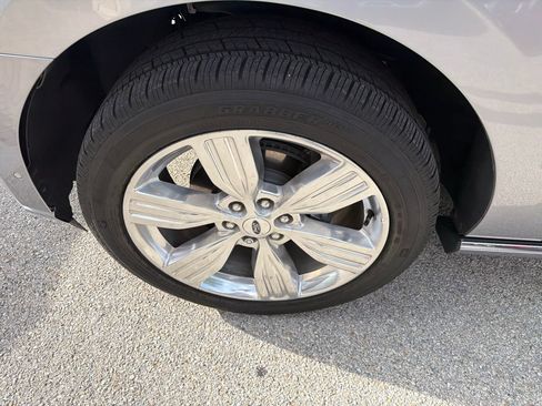 Used 2024 Ford Expedition Platinum AWD/4WD image 13