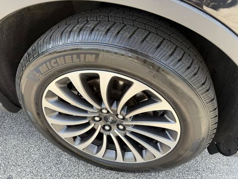 Used 2021 Lincoln Aviator Reserve w/ Equipment Group 201A AWD/4WD image 9