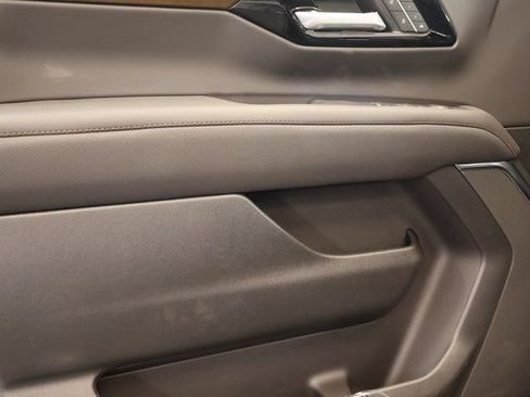 New 2026 Chevrolet Suburban High Country AWD/4WD image 10