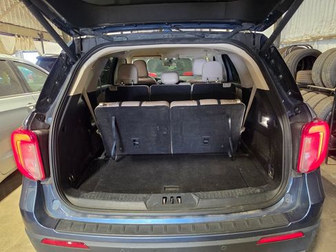 Used 2020 Ford Explorer XLT w/ Equipment Group 202A AWD/4WD image 8