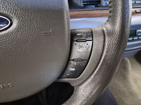 Used 2007 Ford Crown Victoria LX RWD image 22