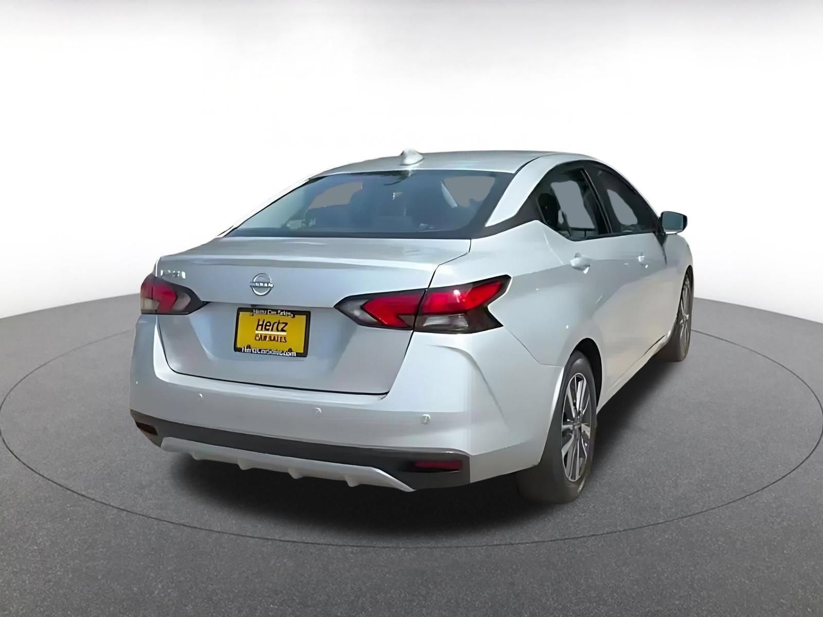 Used 2025 Nissan Versa SV FWD image 8