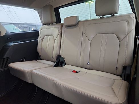 Certified 2023 Ford Expedition Limited image 27