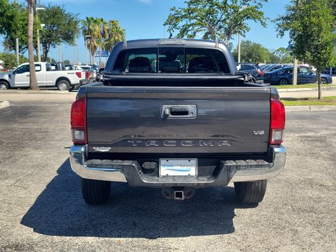 Used 2021 Toyota Tacoma SR5 RWD image 6