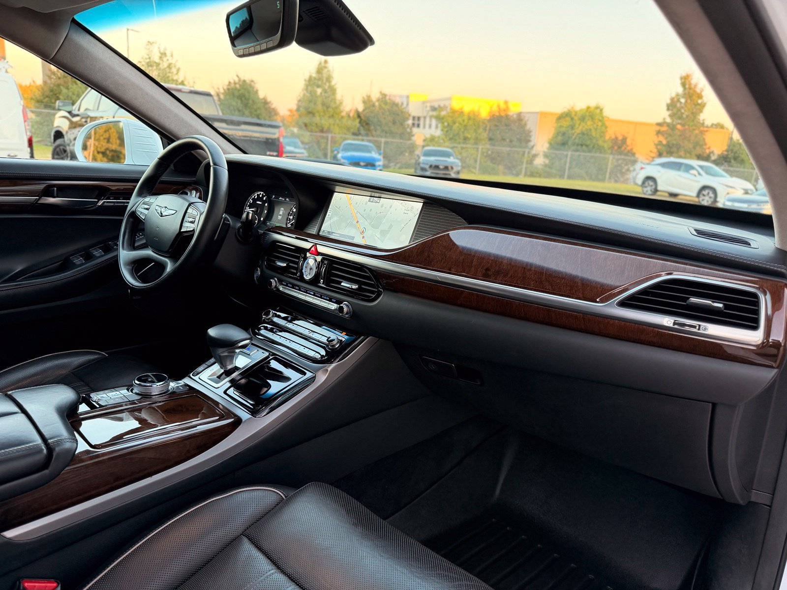 Used 2017 Genesis G90 3.3T Premium RWD image 39