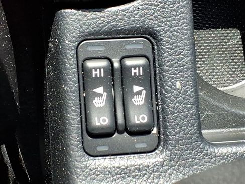 Used 2016 Subaru Impreza 2.0i Premium image 8