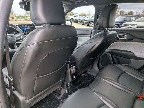 Used 2023 Jeep Compass Latitude image 26