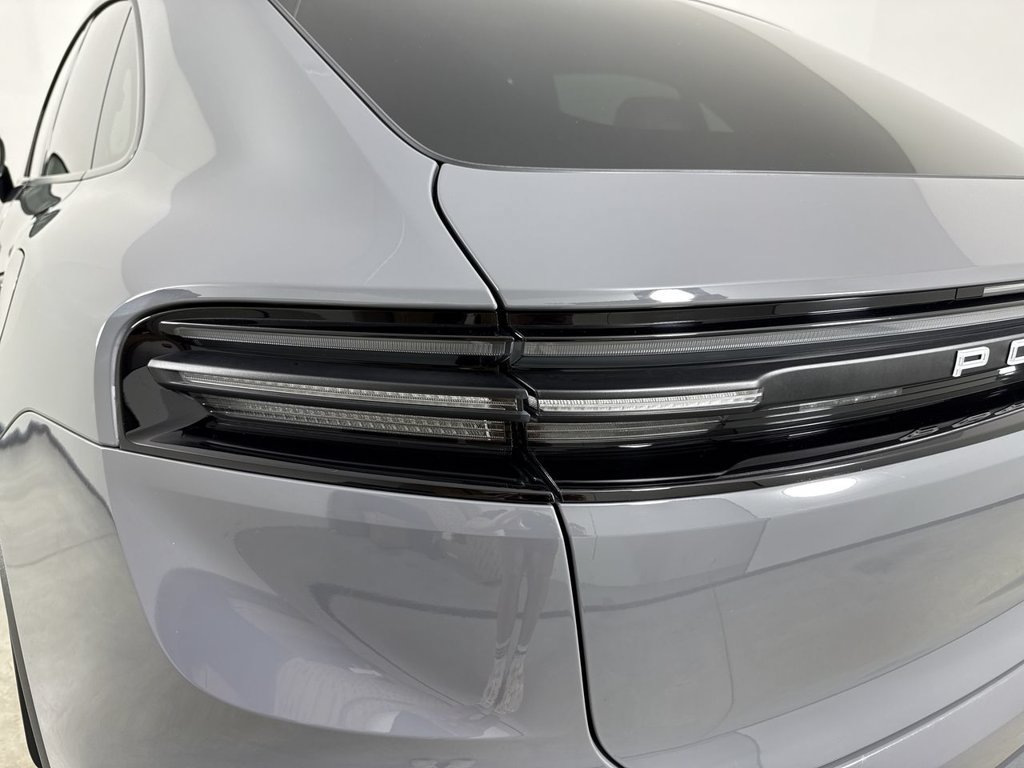 Certified 2025 Porsche Macan Electric RWD image 18