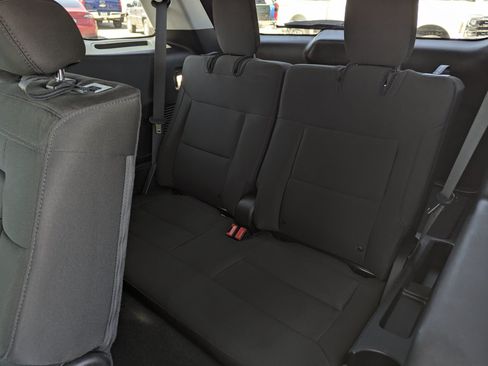 Certified 2023 Ford Explorer XLT RWD image 8
