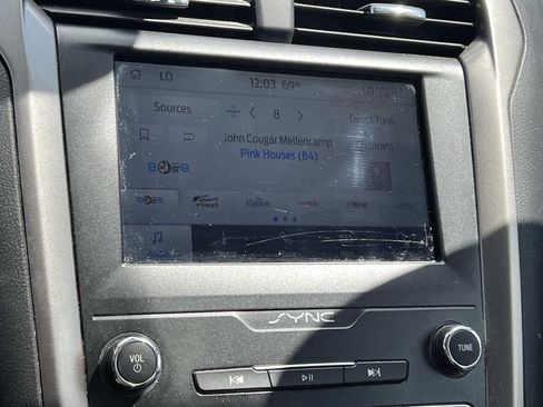 Used 2020 Ford Fusion SE AWD/4WD image 17