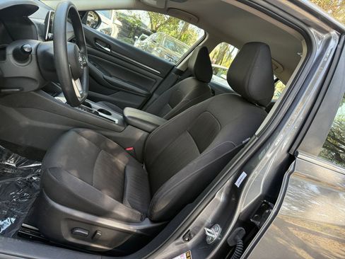 Used 2025 Nissan Altima 2.5 SV image 21