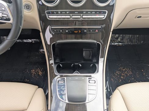 Used 2022 Mercedes-Benz GLC 300 GLC 300 w/ Premium Package Lite image 6