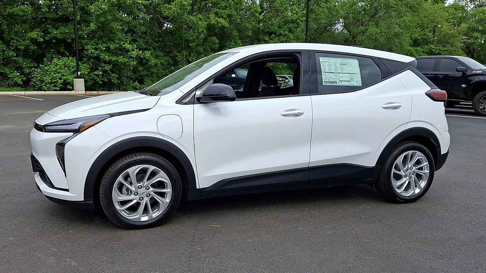 New 2027 Chevrolet Bolt LT w/ Comfort Package FWD image 7